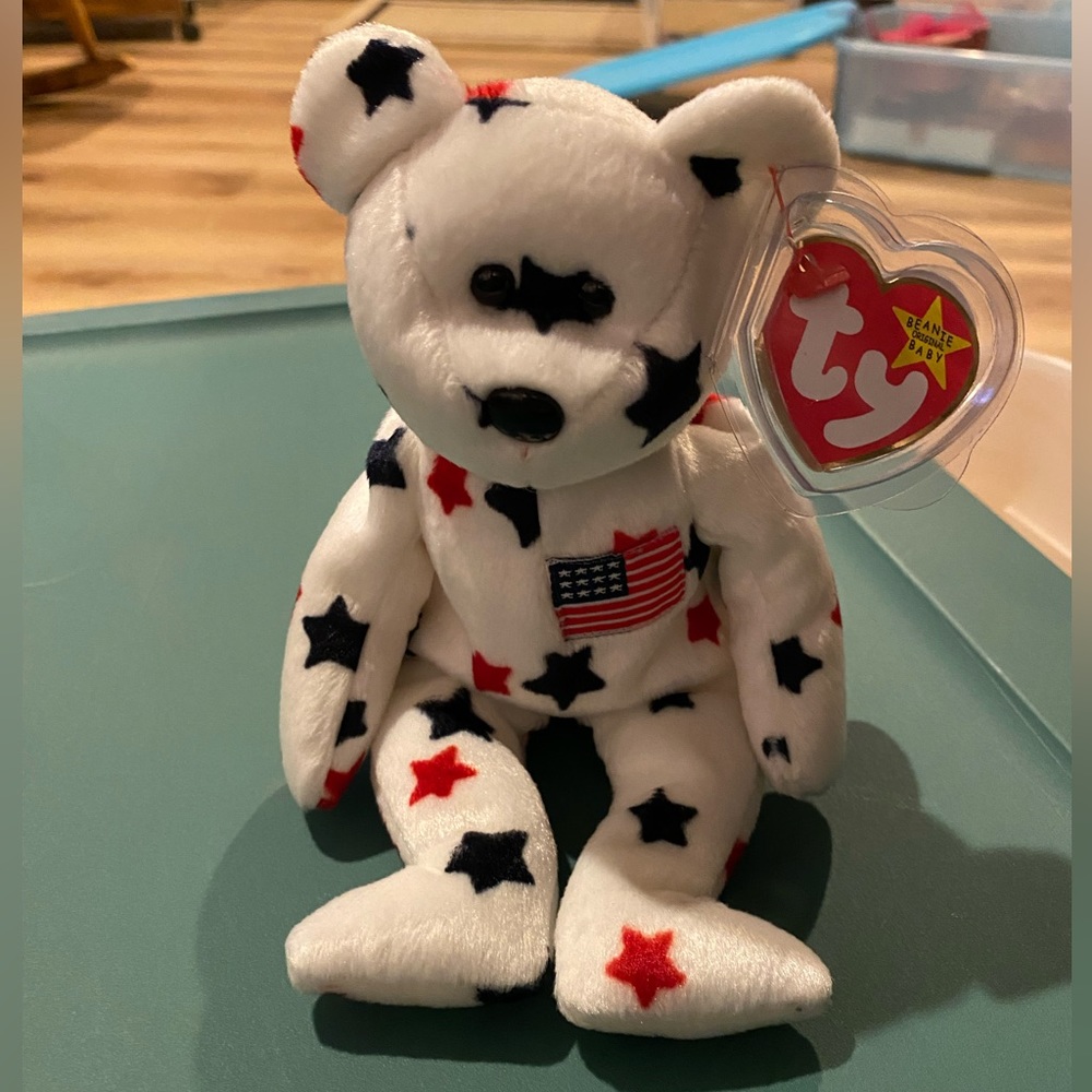 NWT NEANIE BABY - “Glory” bear w/tag protector, kept in case.